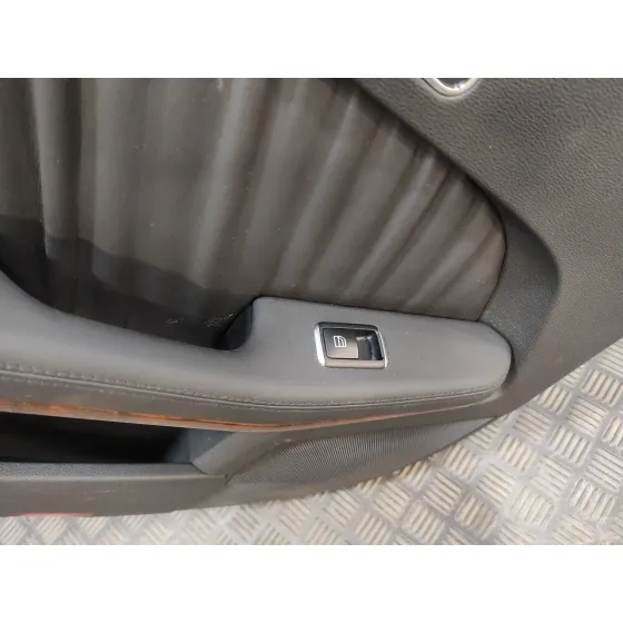 Guarnecido Puerta Trasera Izquierda para Mercedes-Benz Clase E (W212) Lim.
