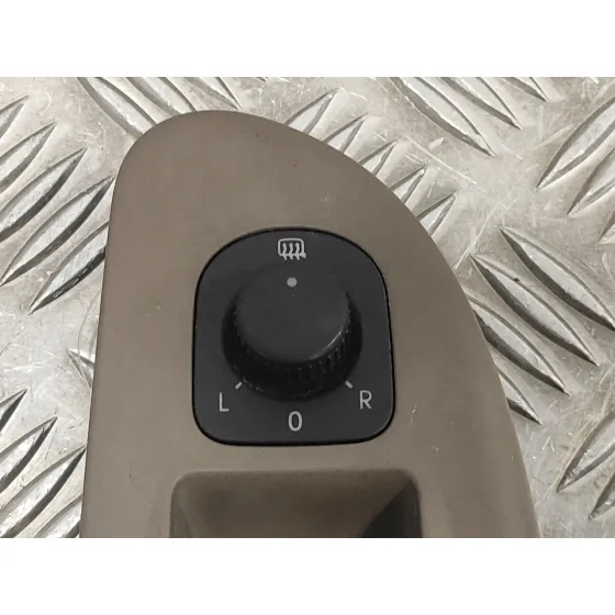 Mando Elevalunas Delantero Izquierdo para Volkswagen Passat Variant (3C5)