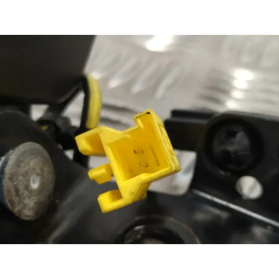 Anclaje Cinturon Trasero Derecho para Mercedes-Benz Clase E (W212) Lim.