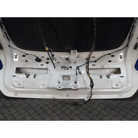 Porton Trasero para Ford Focus Turn.