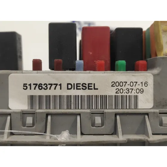 Caja Reles / Fusibles para Fiat Doblo I Cargo