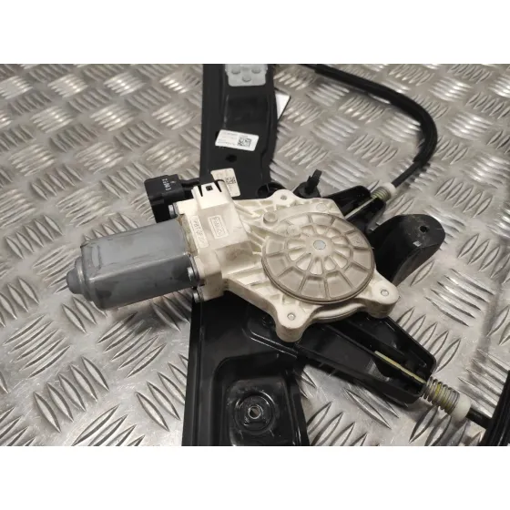 Elevalunas Delantero Izquierdo para Ford Focus Turn.