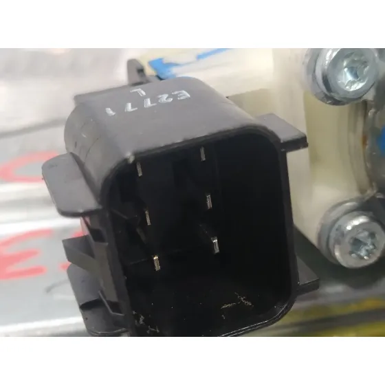 Elevalunas Trasero Derecho para Ford Focus Turn.