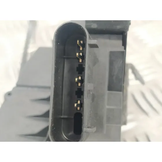 Cerradura Puerta Delantera Derecha para Ford Focus Turn.