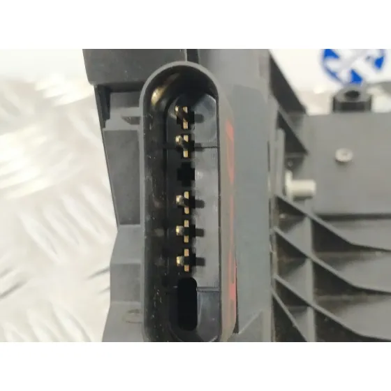 Cerradura Puerta Delantera Izquierda para Ford Focus Turn.