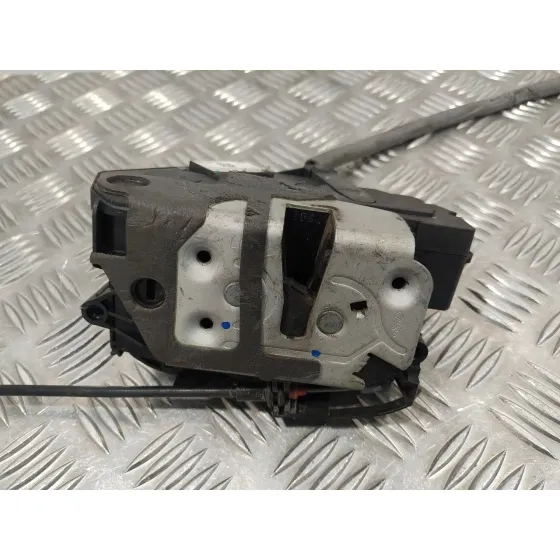 Cerradura Puerta Delantera Izquierda para Ford Focus Turn.