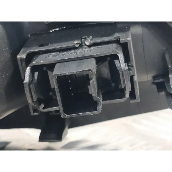 Mando Elevalunas Trasero Izquierdo para Ford Focus Turn.