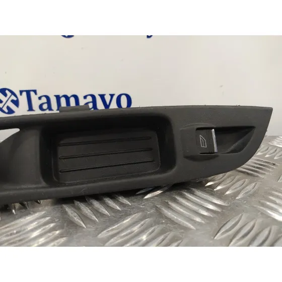 Mando Elevalunas Delantero Derecho para Ford Focus Turn.