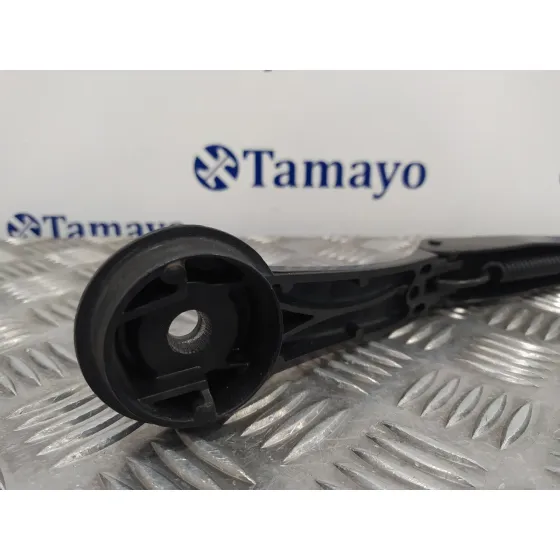 Brazo Limpia Delantero Derecho para Ford Focus Turn.