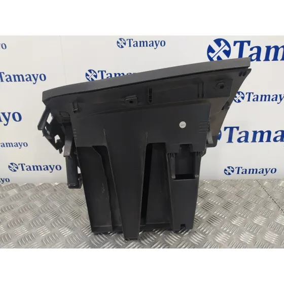 Guantera para Ford Focus Turn.