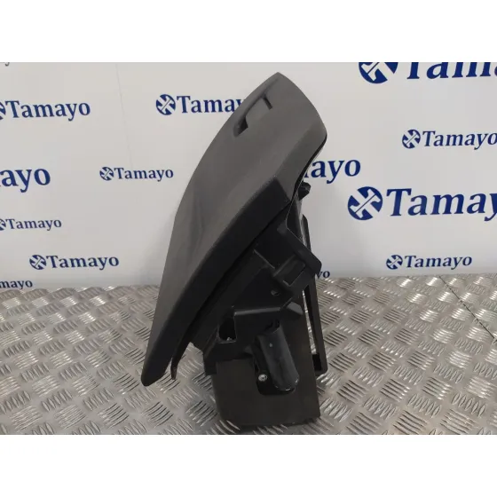 Guantera para Ford Focus Turn.