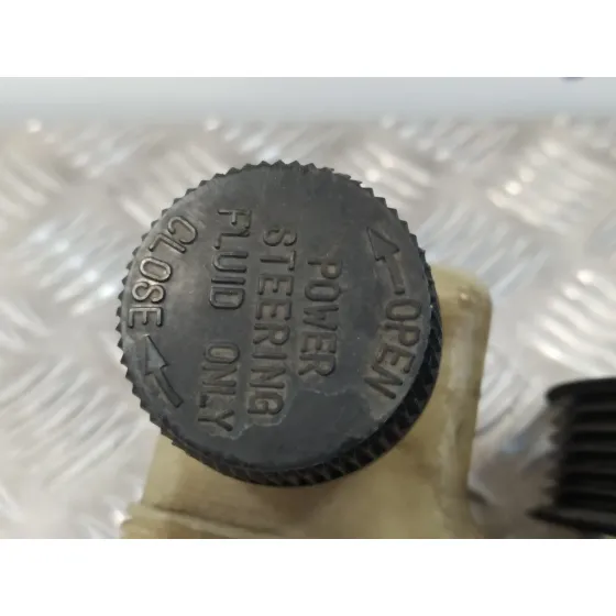 Bomba Direccion para Mazda 6 Berlina (Gg)