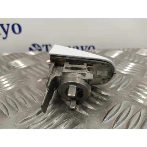 Bombin Puerta Delantera Izquierda para Ford Focus Turn.
