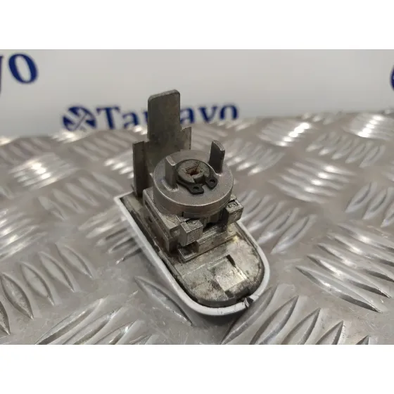 Bombin Puerta Delantera Izquierda para Ford Focus Turn.