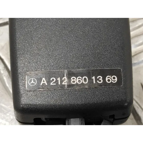 Anclaje Cinturon Delantero Derecho para Mercedes-Benz Clase E (W212) Lim.