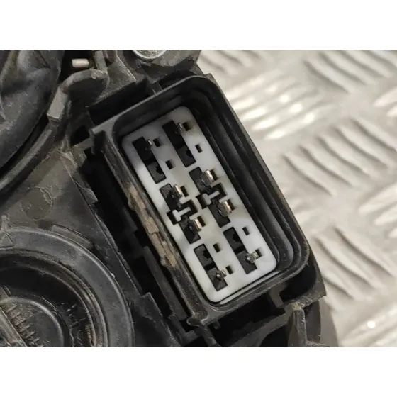 Faro Izquierdo para Volvo V50 Familiar