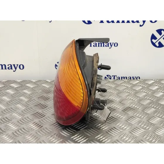 Piloto Trasero Derecho para Chrysler Neon (Pl)