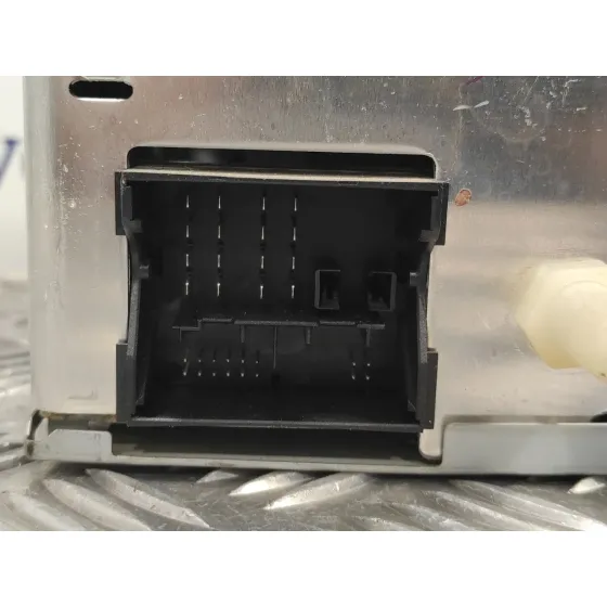 Sistema Audio / Radio Cd para Ford Fiesta (Cbk)