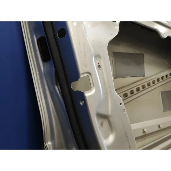 Puerta Delantera Izquierda para Mercedes-Benz Clase M (W164)