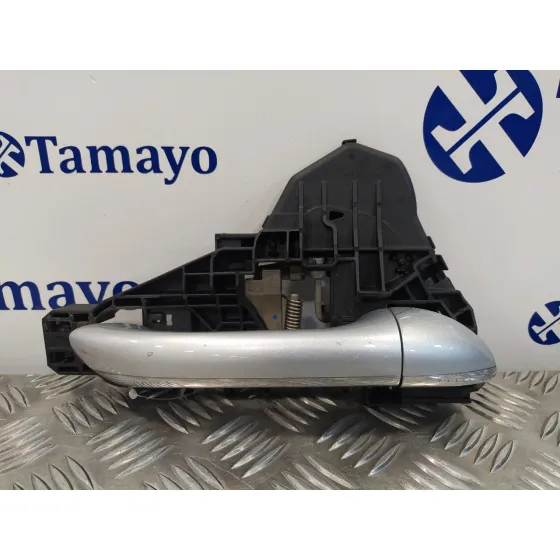 Maneta Exterior Delantera Derecha para Mercedes-Benz Clase M (W164)