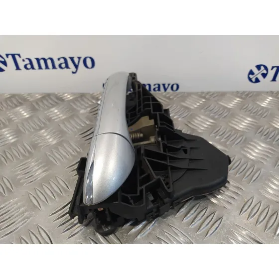 Maneta Exterior Delantera Derecha para Mercedes-Benz Clase M (W164)