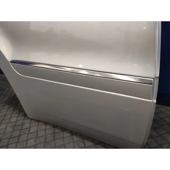 Puerta Trasera Derecha para Mercedes-Benz Clase M (W164)