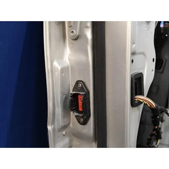 Puerta Trasera Derecha para Mercedes-Benz Clase M (W164)