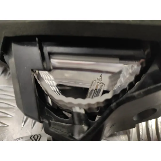 Piloto Trasero Derecho Interior para Renault Clio Iv