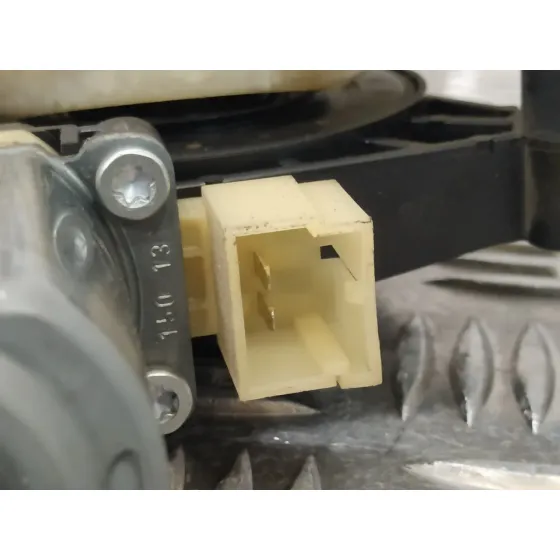 Elevalunas Delantero Derecho para Seat Leon Sc (5F5)