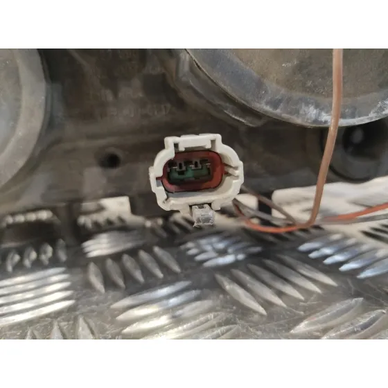 Faro Derecho para Nissan Primera Berlina (P12)