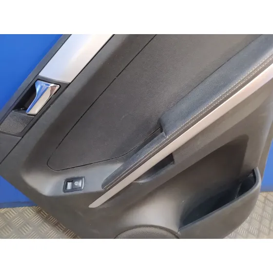 Guarnecido Puerta Trasera Derecha para Mercedes-Benz Clase M (W164)