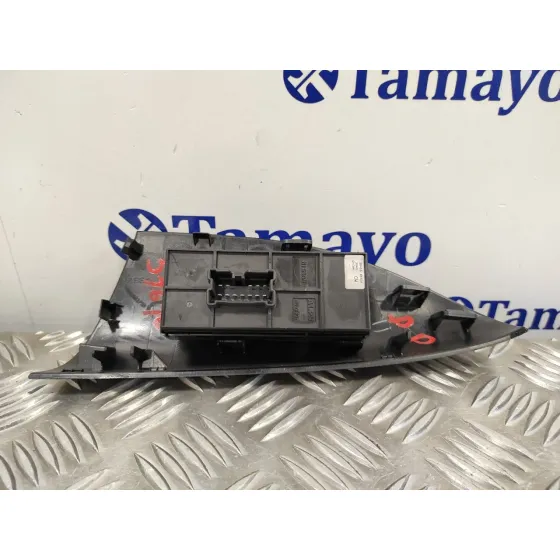 Mando Elevalunas Delantero Derecho para Nissan Juke (F15)
