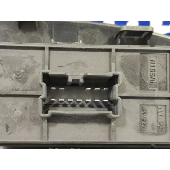 Mando Elevalunas Delantero Derecho para Nissan Juke (F15)