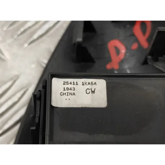 Mando Elevalunas Delantero Derecho para Nissan Juke (F15)