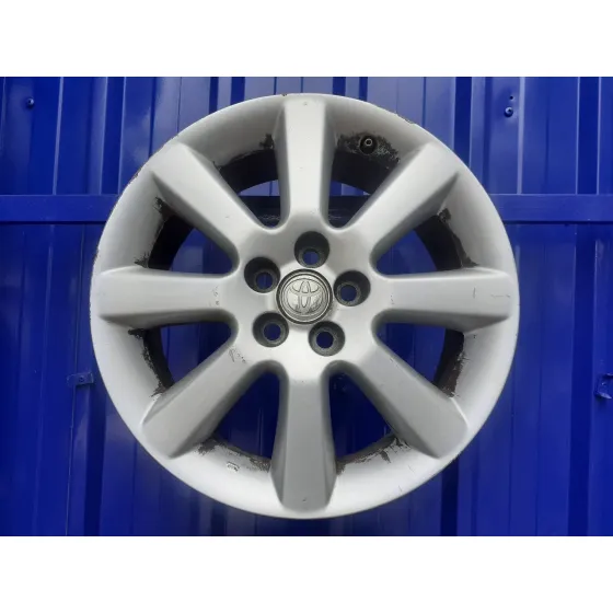 Llanta para Toyota Avensis Berlina (T25)
