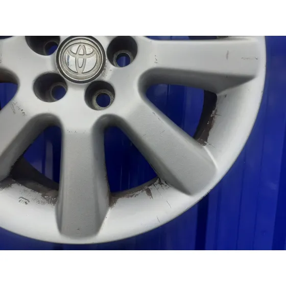Llanta para Toyota Avensis Berlina (T25)