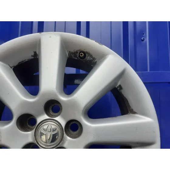 Llanta para Toyota Avensis Berlina (T25)