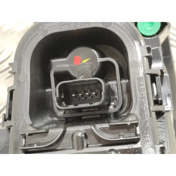 Piloto Trasero Derecho para Renault Clio Iv