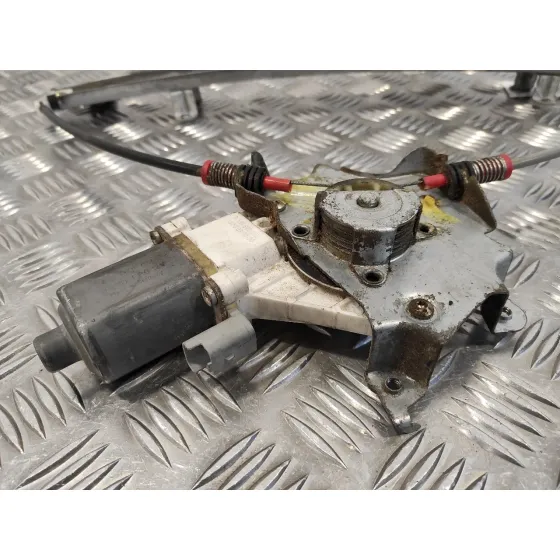 Elevalunas Delantero Izquierdo para Nissan Micra (K12E)
