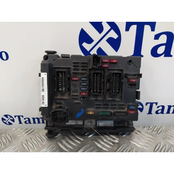 Caja Reles / Fusibles para Peugeot 206 Berlina