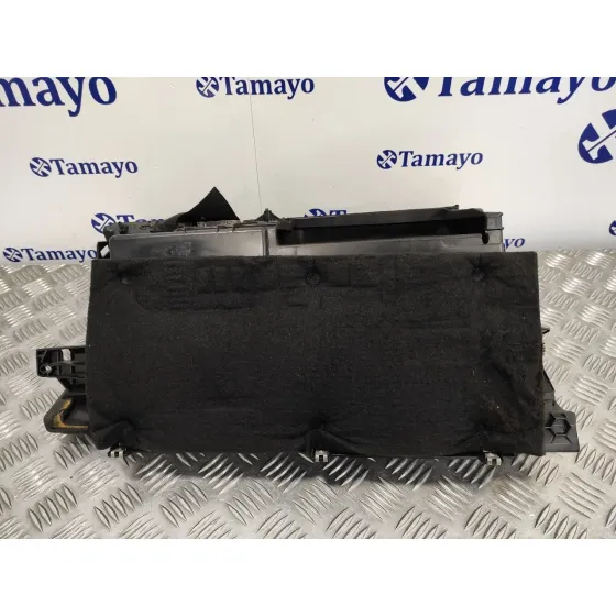 Guantera para Mercedes-Benz Clase M (W164)
