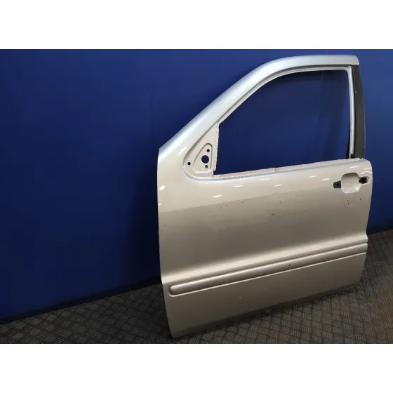 Puerta Delantera Izquierda para Mercedes-Benz Clase M (W163)
