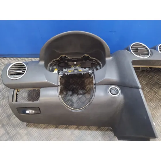 Salpicadero para Mercedes-Benz Clase M (W164)