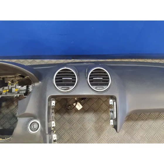 Salpicadero para Mercedes-Benz Clase M (W164)