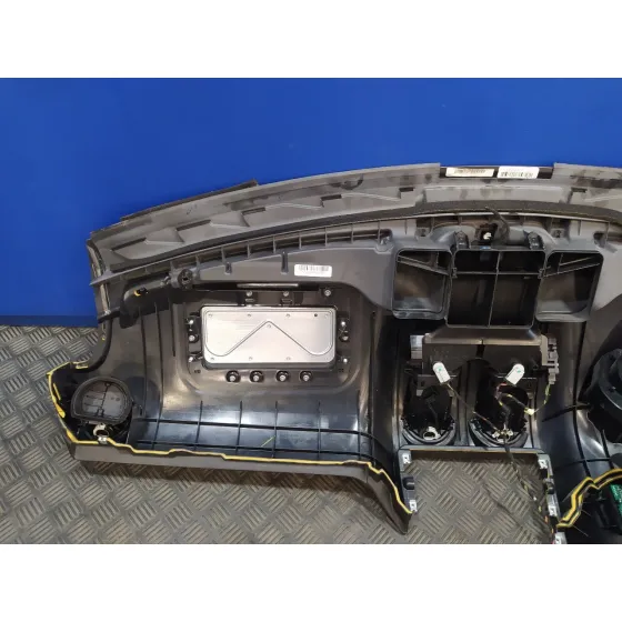 Salpicadero para Mercedes-Benz Clase M (W164)