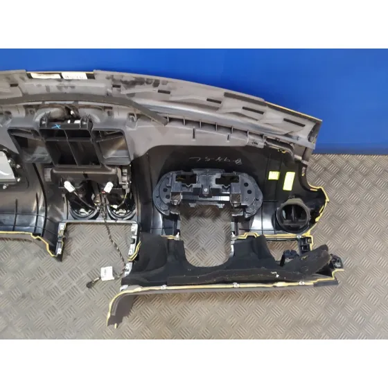 Salpicadero para Mercedes-Benz Clase M (W164)