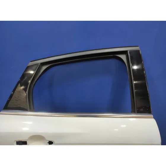 Puerta Trasera Derecha para Ford Focus Turn.