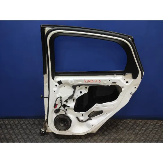 Puerta Trasera Derecha para Ford Focus Turn.