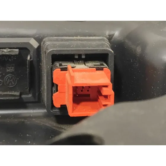 Guantera para Volkswagen Polo (6R1)