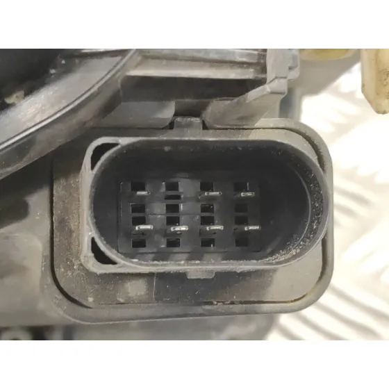 Faro Derecho para Volkswagen Polo Berlina (6N2)
